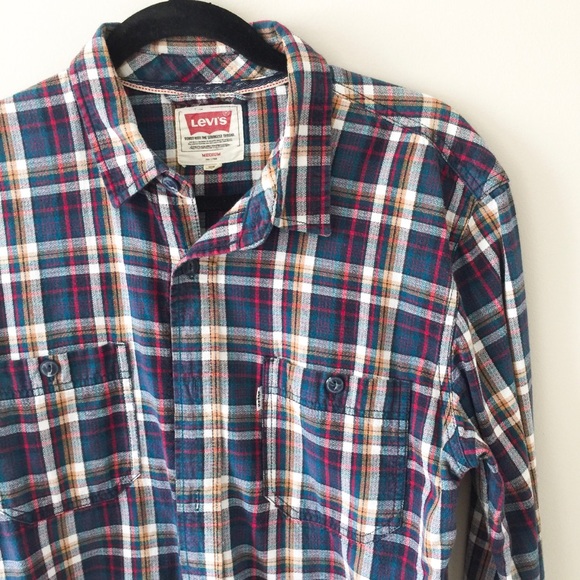 Levi's | Plaid Button Down - Picture 2 of 7